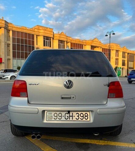 Volkswagen Golf-2