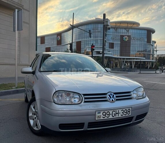 Volkswagen Golf-1