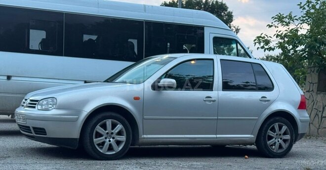 Volkswagen Golf-12