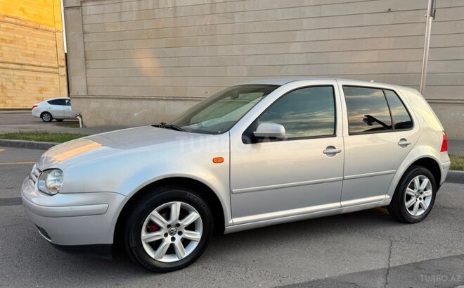 Volkswagen Golf-10