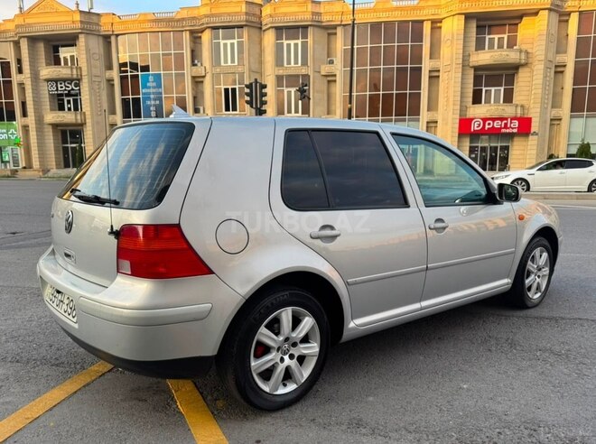 Volkswagen Golf-9