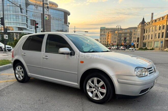 Volkswagen Golf-11