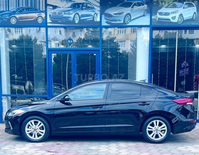 Hyundai Elantra-10