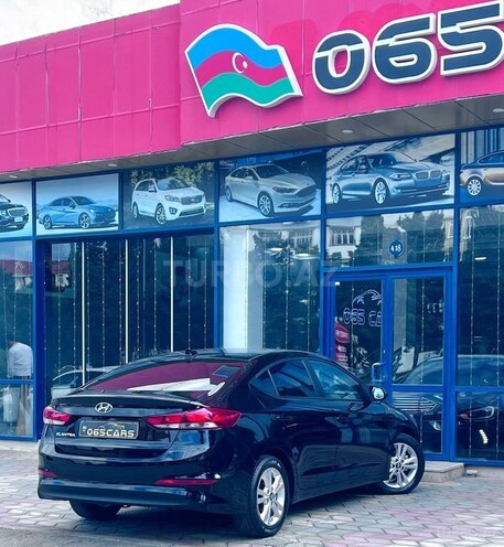 Hyundai Elantra-14