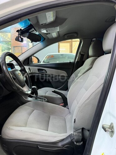 Chevrolet Cruze-15