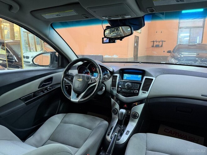 Chevrolet Cruze-16
