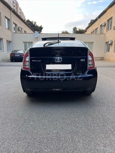 Toyota Prius-4