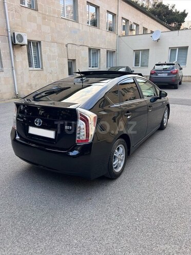 Toyota Prius-7
