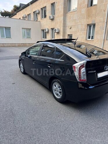 Toyota Prius-6