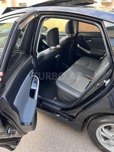 Toyota Prius-17