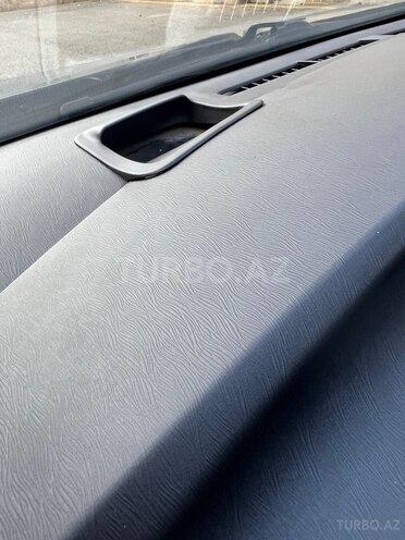Toyota Prius-21