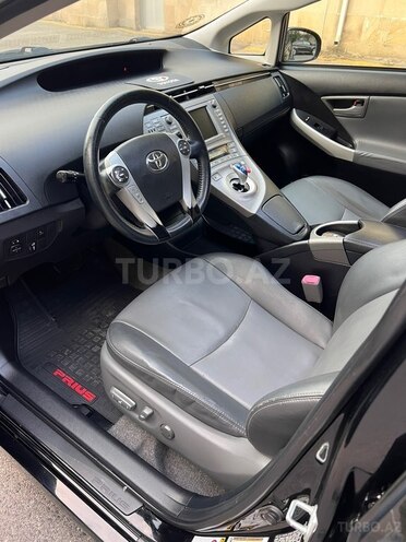 Toyota Prius-15