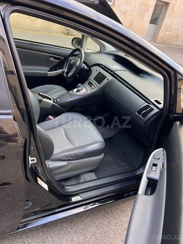 Toyota Prius-19