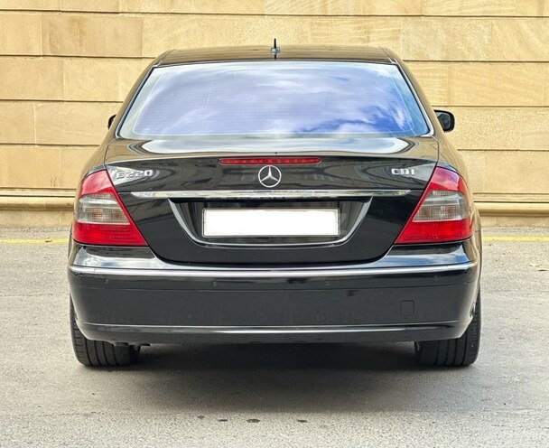 Mercedes E 220-9