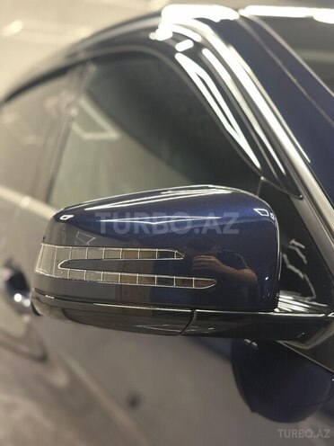 Mercedes E 200-11