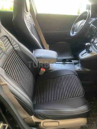 Honda CR-V-6
