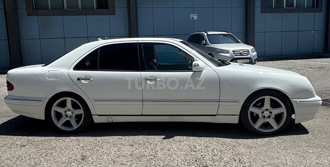 Mercedes E 320-2