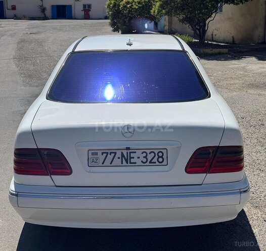 Mercedes E 320-5