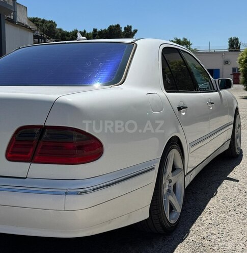 Mercedes E 320-7