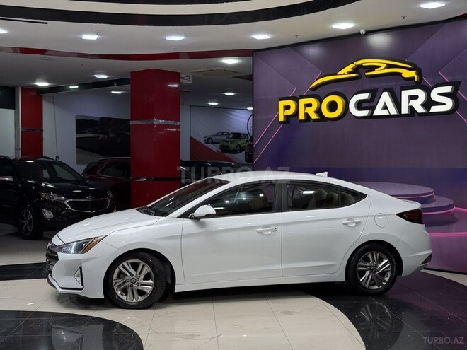 Hyundai Elantra-3