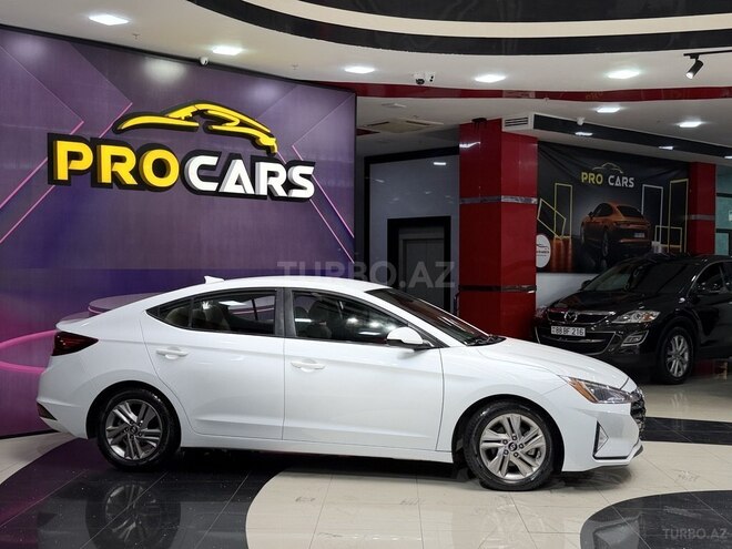 Hyundai Elantra-4
