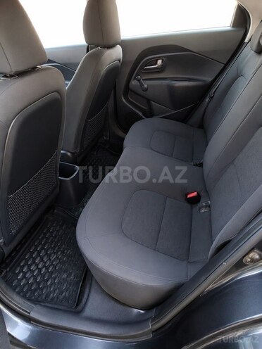 Kia Rio-5