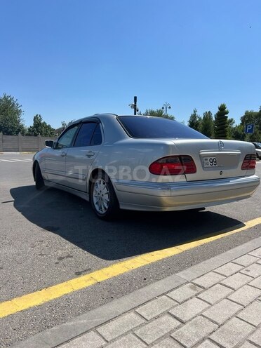 Mercedes E 220-4