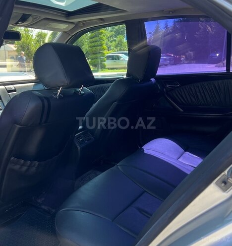 Mercedes E 220-7
