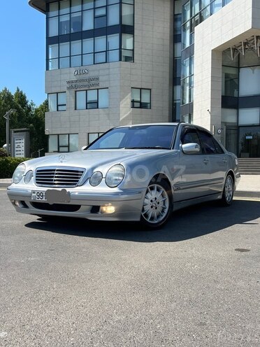Mercedes E 220-2