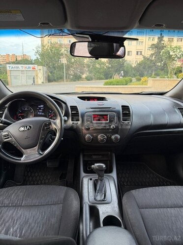 Kia Cerato-5