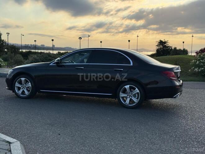 Mercedes E 220 d-4