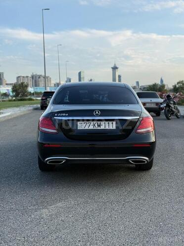 Mercedes E 220 d-5