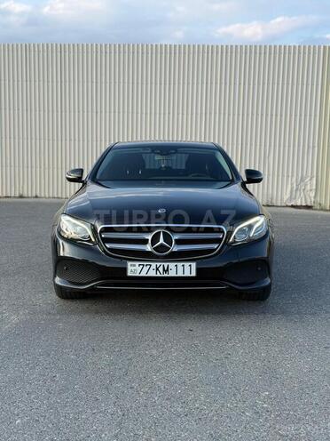 Mercedes E 220 d-1