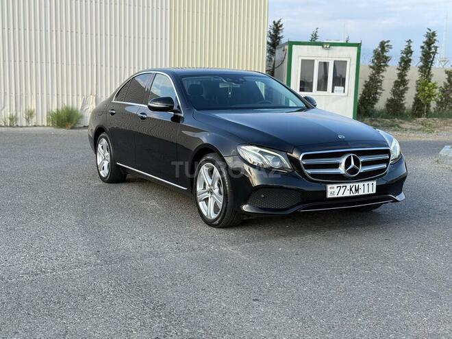 Mercedes E 220 d-3