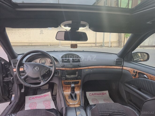 Mercedes E 320-11