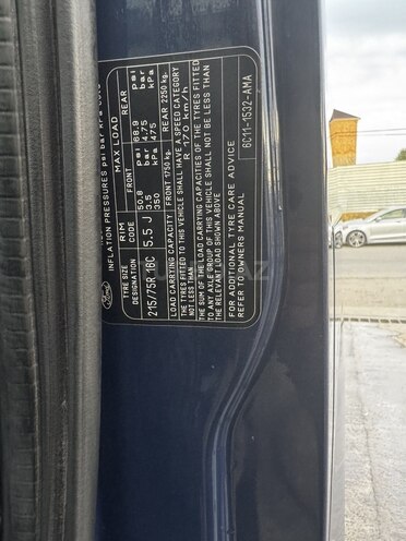Ford Transit-13