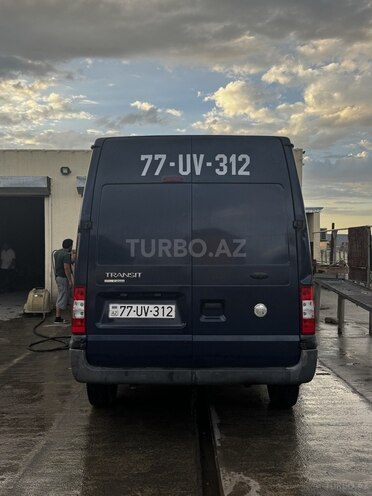 Ford Transit-14