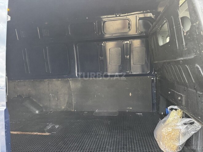 Ford Transit-7