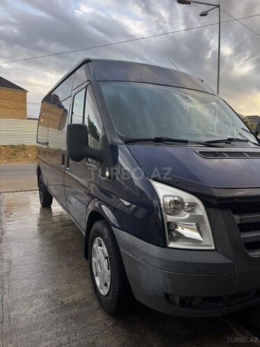 Ford Transit-2