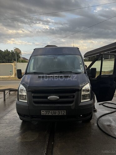 Ford Transit-1