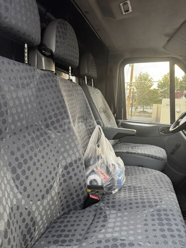 Ford Transit-16