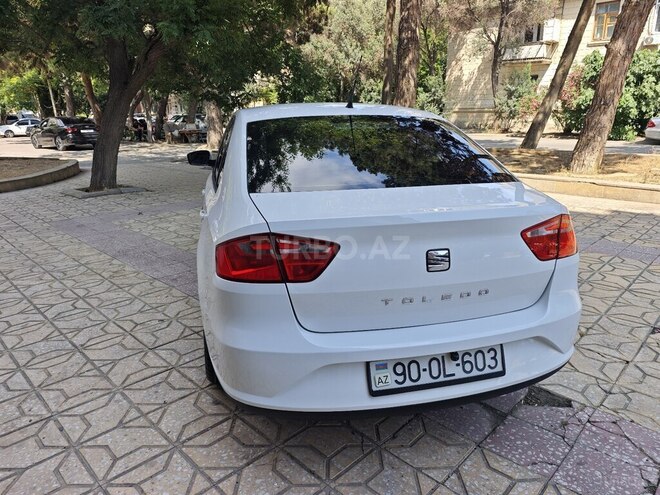 SEAT Toledo-4