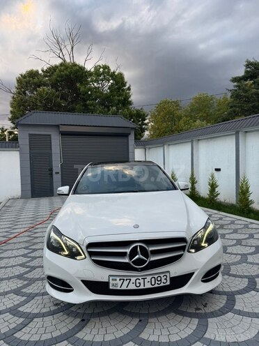 Mercedes E 250 4MATIC-1