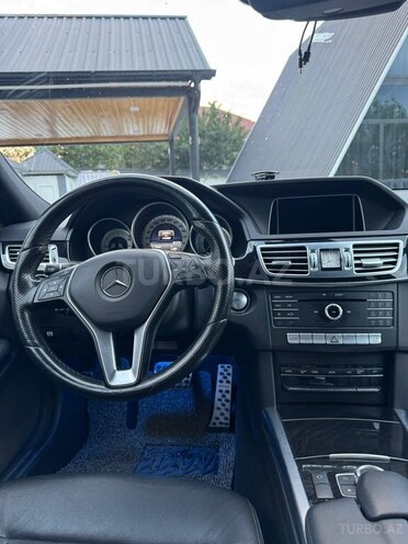 Mercedes E 250 4MATIC-11