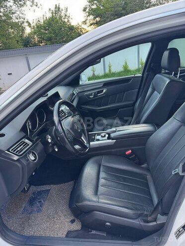 Mercedes E 250 4MATIC-10
