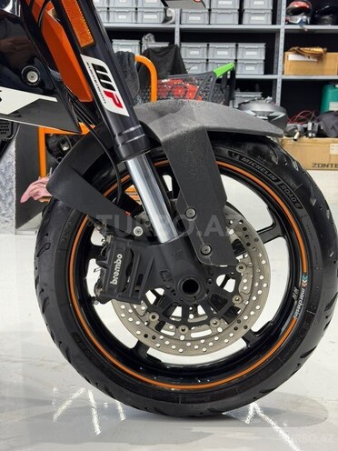 KTM 990 Supermoto-5