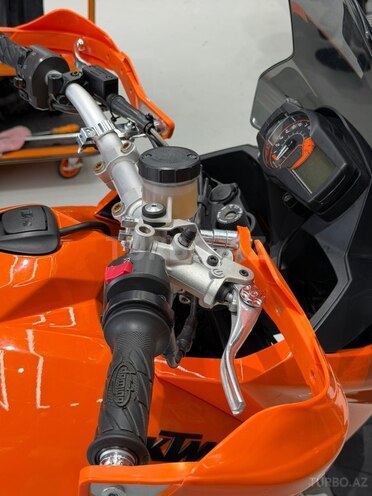 KTM 990 Supermoto-3