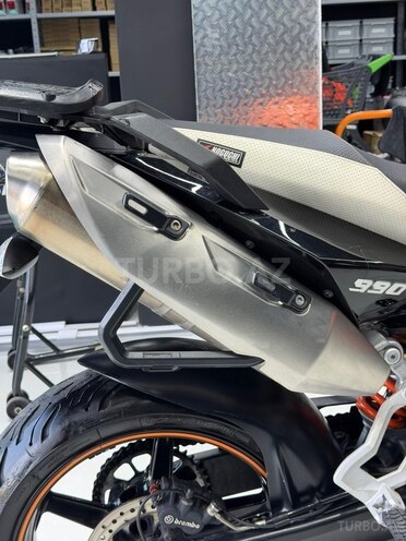 KTM 990 Supermoto-4