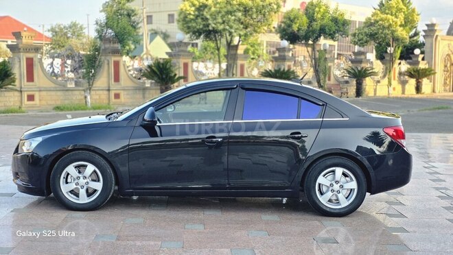 Chevrolet Cruze-12