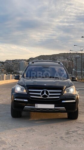 Mercedes GL 550 4MATIC-1